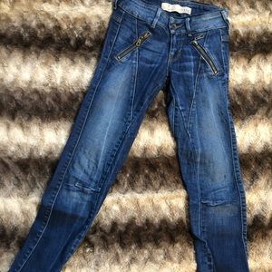 COPY - Guess skinny jeans. Slightly used